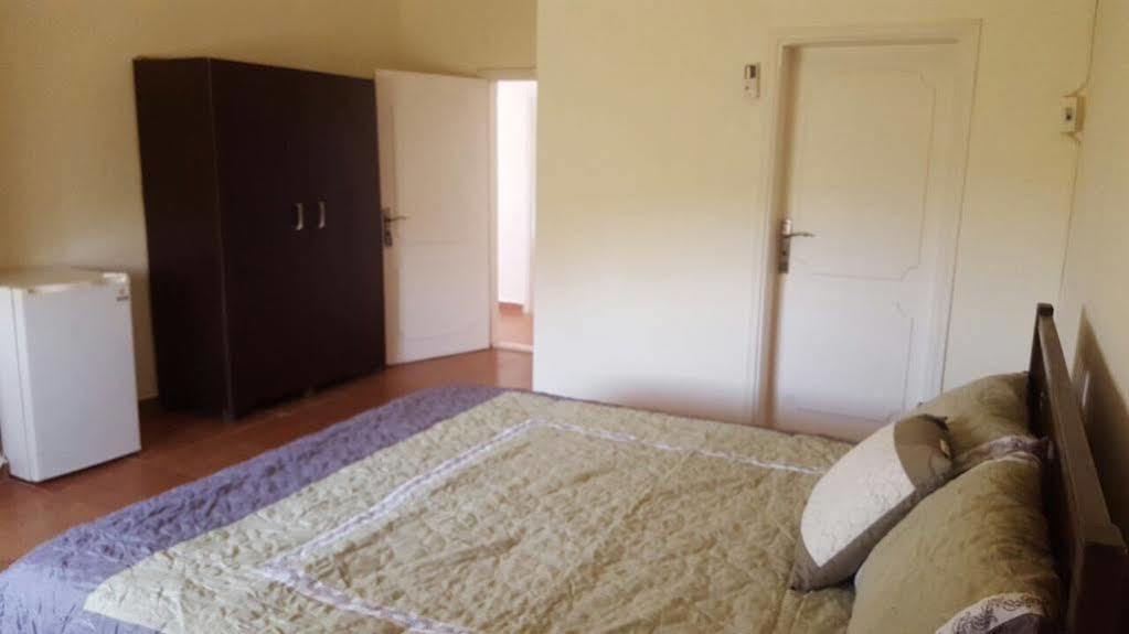 א-נאקורה Luna Motel מראה חיצוני תמונה