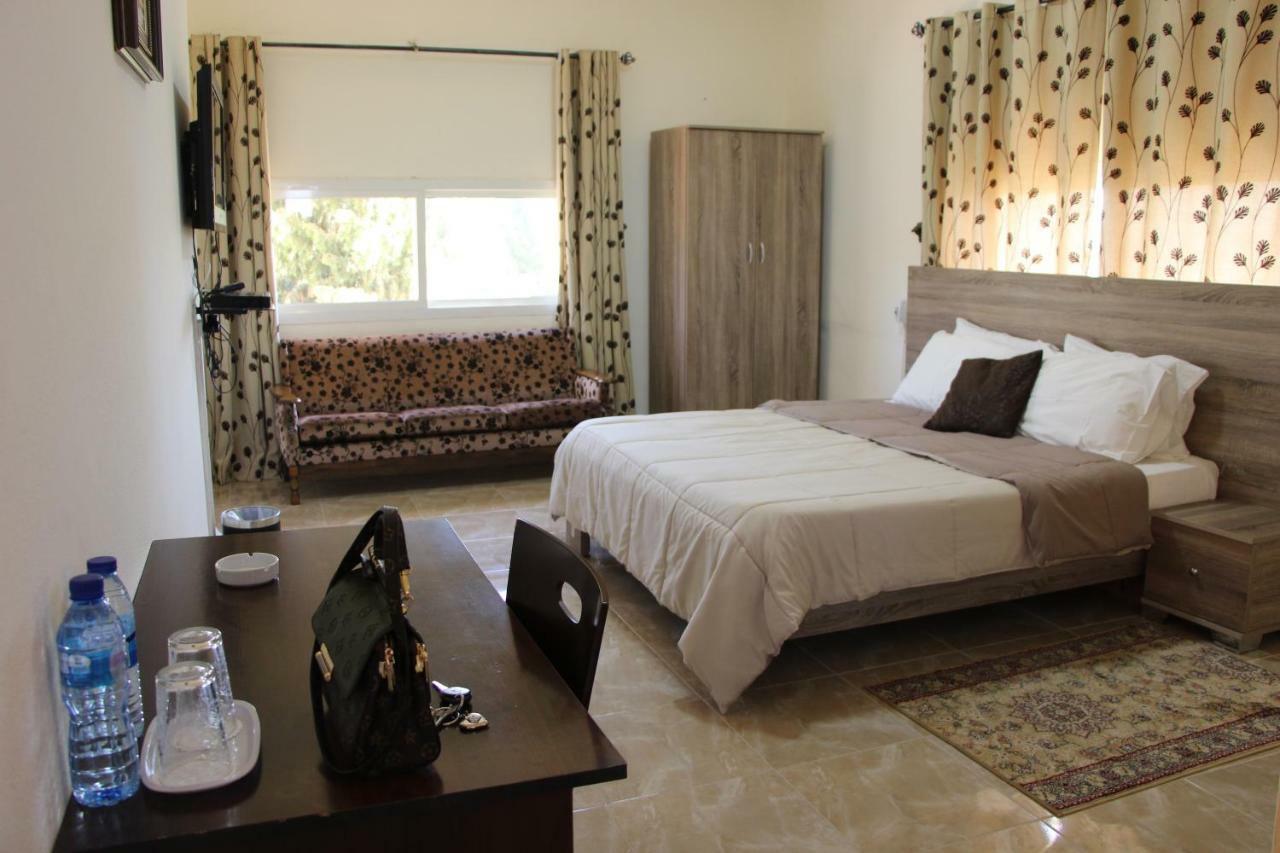 א-נאקורה Luna Motel מראה חיצוני תמונה
