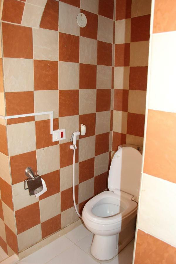 א-נאקורה Luna Motel מראה חיצוני תמונה